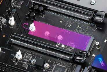 Plastikowe zatrzaski na dyski M.2 na płycie głównej ASUS Z590