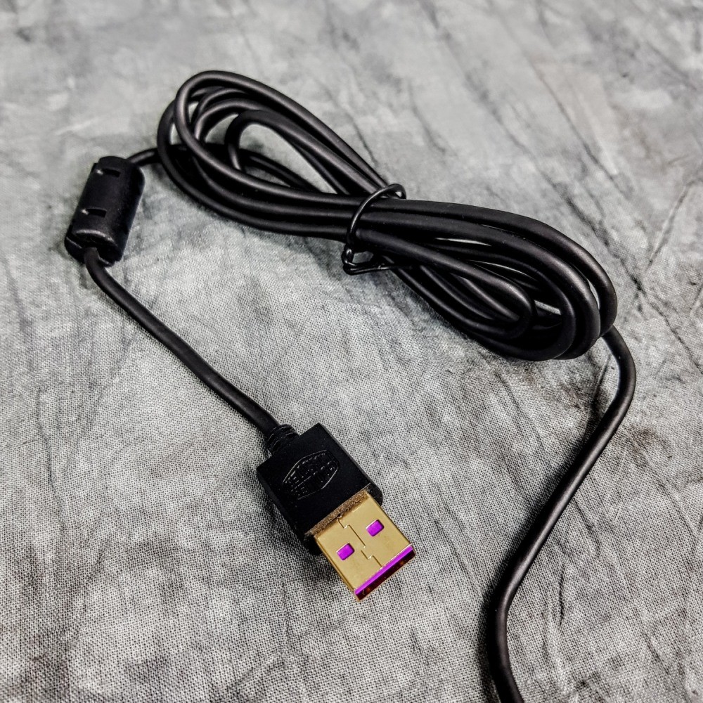 Przewód z oplotem i wtyczka USB