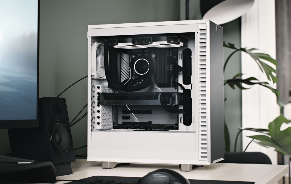 Prezentacja obudowy Fractal Design 7 Compact White