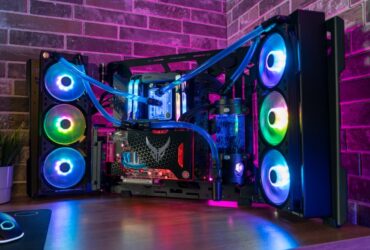 Otwarta obudowa Cooler Master MasterFrame 700