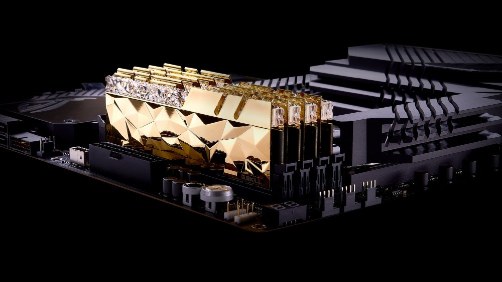 G.SKILL Trident Z Royal Elite - złote moduły na płycie głównej