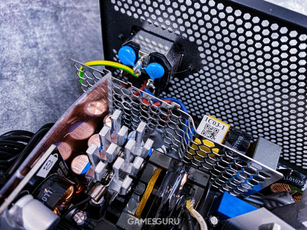 Elementy wstępnej filtracji Cooler Master MWE 750 Bronze V2