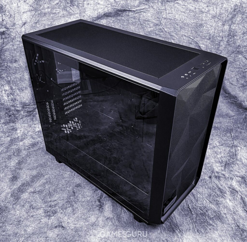 Fractal Design Meshify 2 z zewnątrz