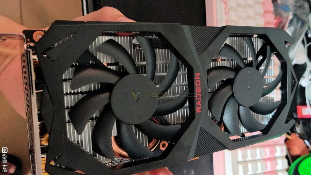 Zdjęcie karty graficznej AMD Radeon RX 6600 XT