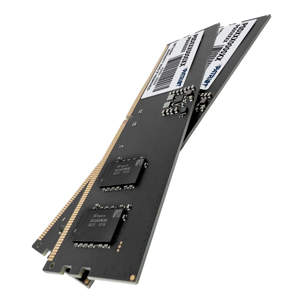 Zdjęcie produktowe dwóch kości RAM Patriot Signature DDR5 na sobie