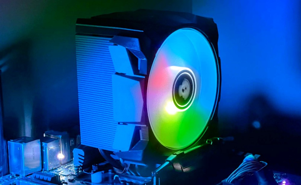 Podświetlenie RGB w chłodzeniu Arctic Frezer A35