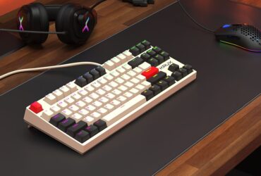 Klawiatura KRUX Atax Pro Retro RGB na biurku