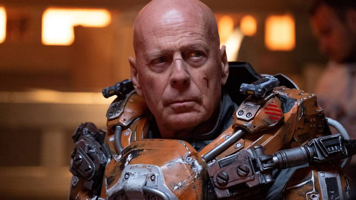 Bruce Willis w filmie Kosmiczny grzech