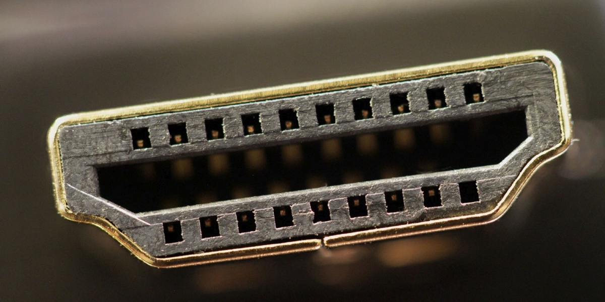 Przewód DisplayPort widziany od frontu