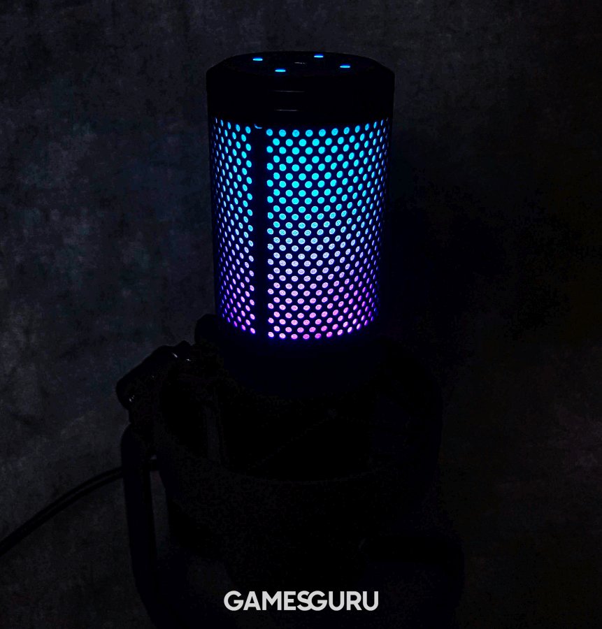 Błękitno-fioletowe podświetlenie mikrofonu