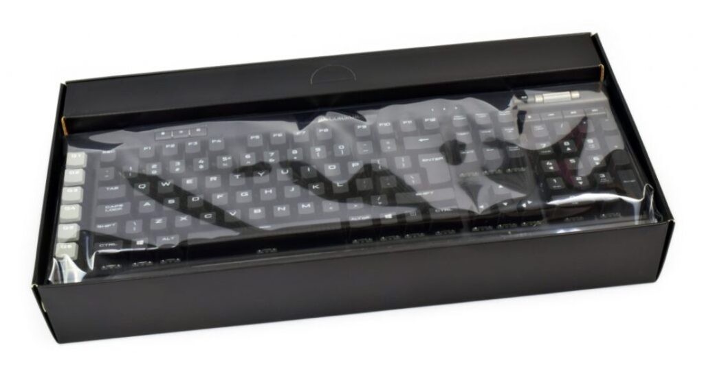 Test Corsair K95 RGB Platinum - klawiatura zapakowana w folię