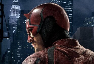 Charlie Cox jako Daredevil na grafice promocyjnej netflixowego serialu Marvela