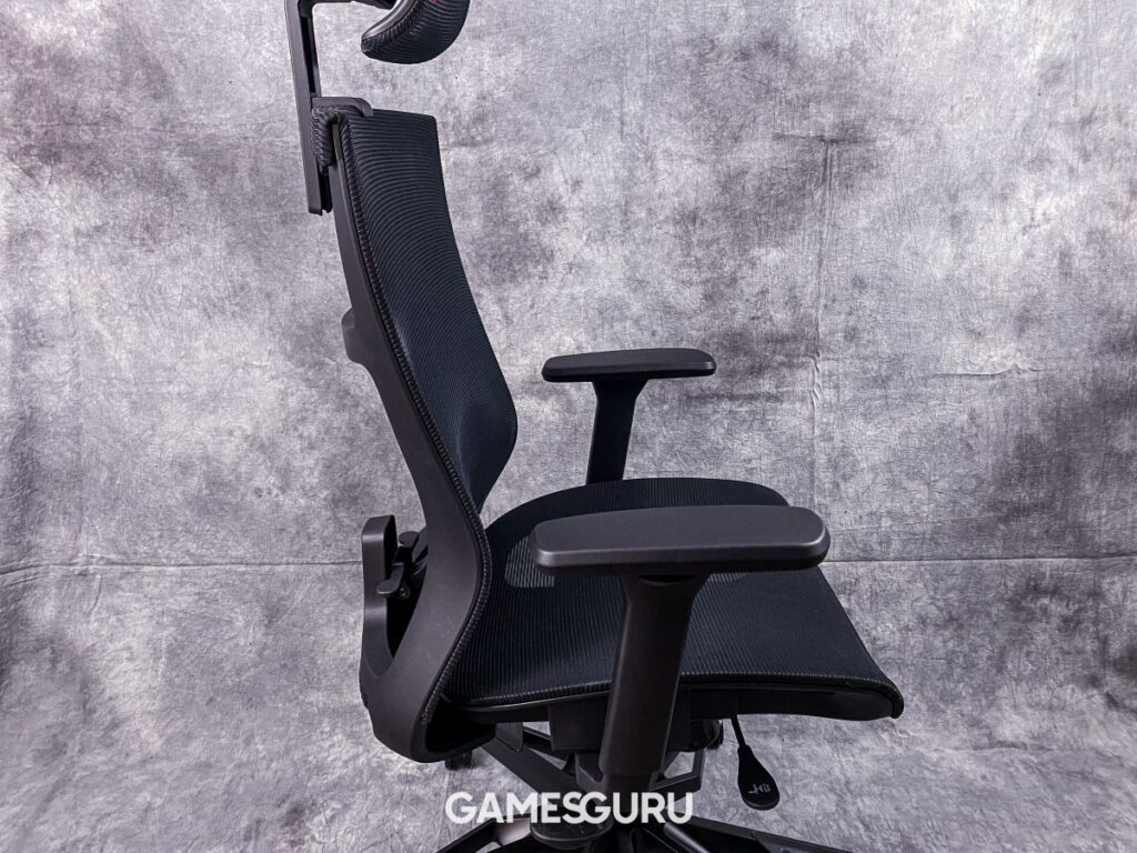 Fotel Genesis Astat 700 G2 z profilu