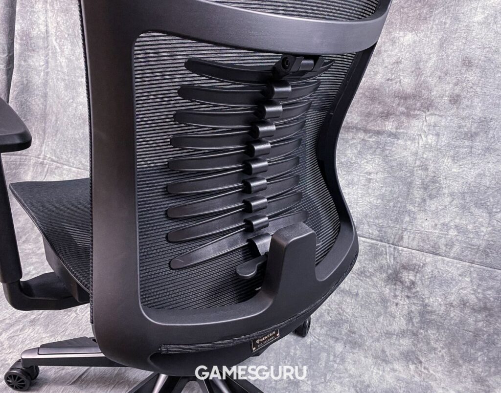 Recenzja Genesis Astat 700 G2 i ergonomiczna konstrukcja ExoBase w fotelu