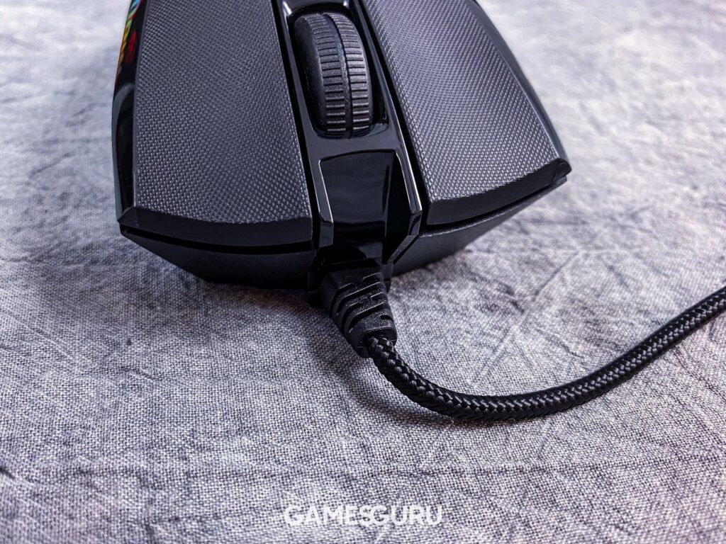 Przyłącze przewodu USB na obudowie