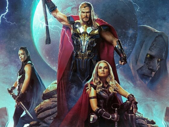 Plakat filmu Thor: Miłość i grom stylizowany na plakat Conana Barbarzyńcy, przedstawiający Thora, Potężną Thor, Walkirię i Gorra Bogobójcę