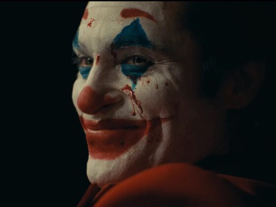 Joker (2019) Joker z krwią na twarzy