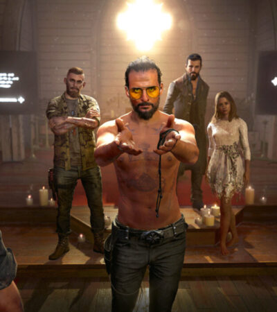Joseph Ceed stojący przed graczem w kaplicy w Far Cry 5