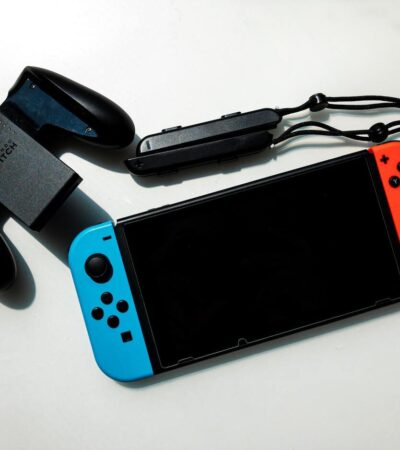Nintendo Switch z zestawem akcesoriów