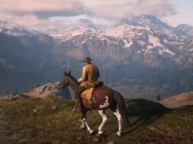 Arthur jedzie na koniu po wzgórzach w Red Dead Redemption 2
