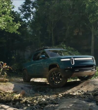 Samochód terenowy w dżungli na demie technologicznym Unreal Engine 5.2
