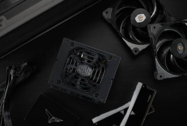 Logo Cooler Master na zasilaczu