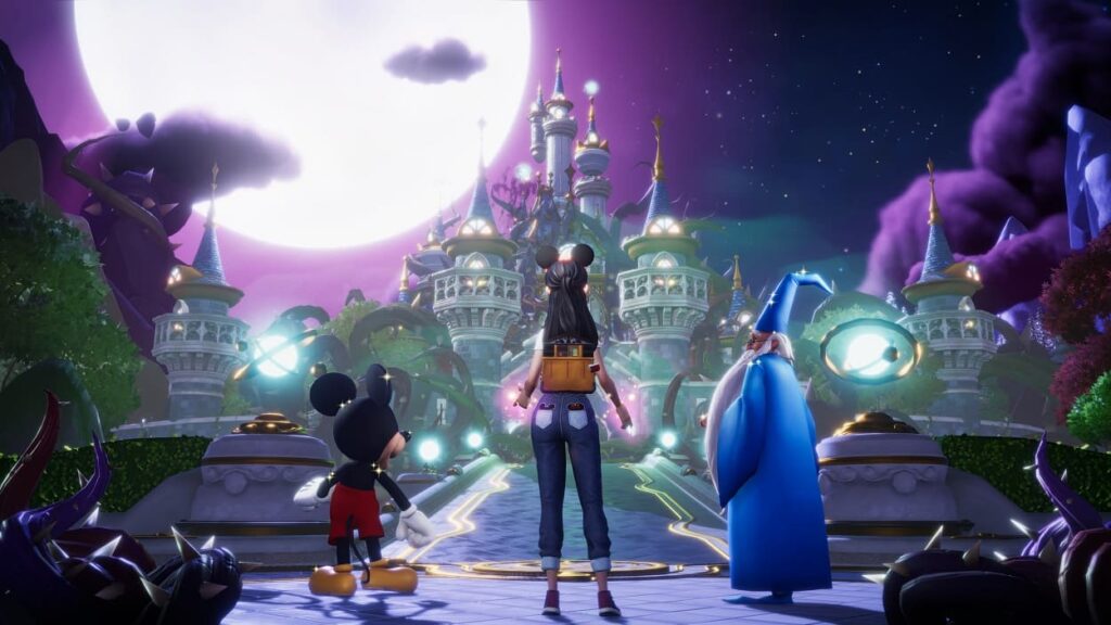 Postać z Myszką Mickey i czarodziejem przed zamkiem w Disney Dreamlight Valley