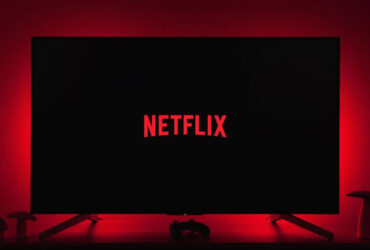 Telewizor z logo Netflix