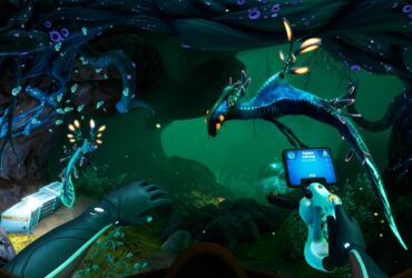 Świecące podmorskie stworzenia podczas nurkowania w Subnautica: Below Zero