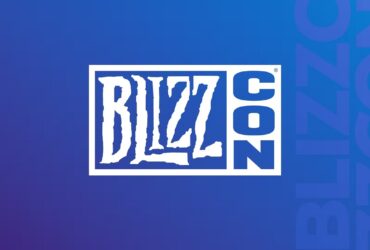 Białe logo BlizzConu na niebieskim tle