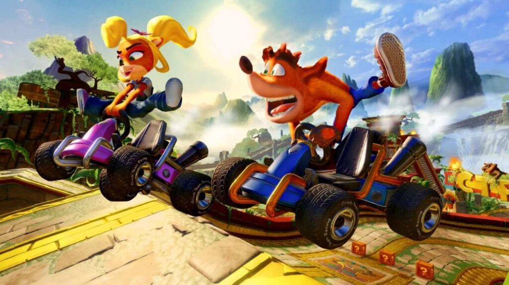 Crash ściga się z kobiecą postacią na gokartach
